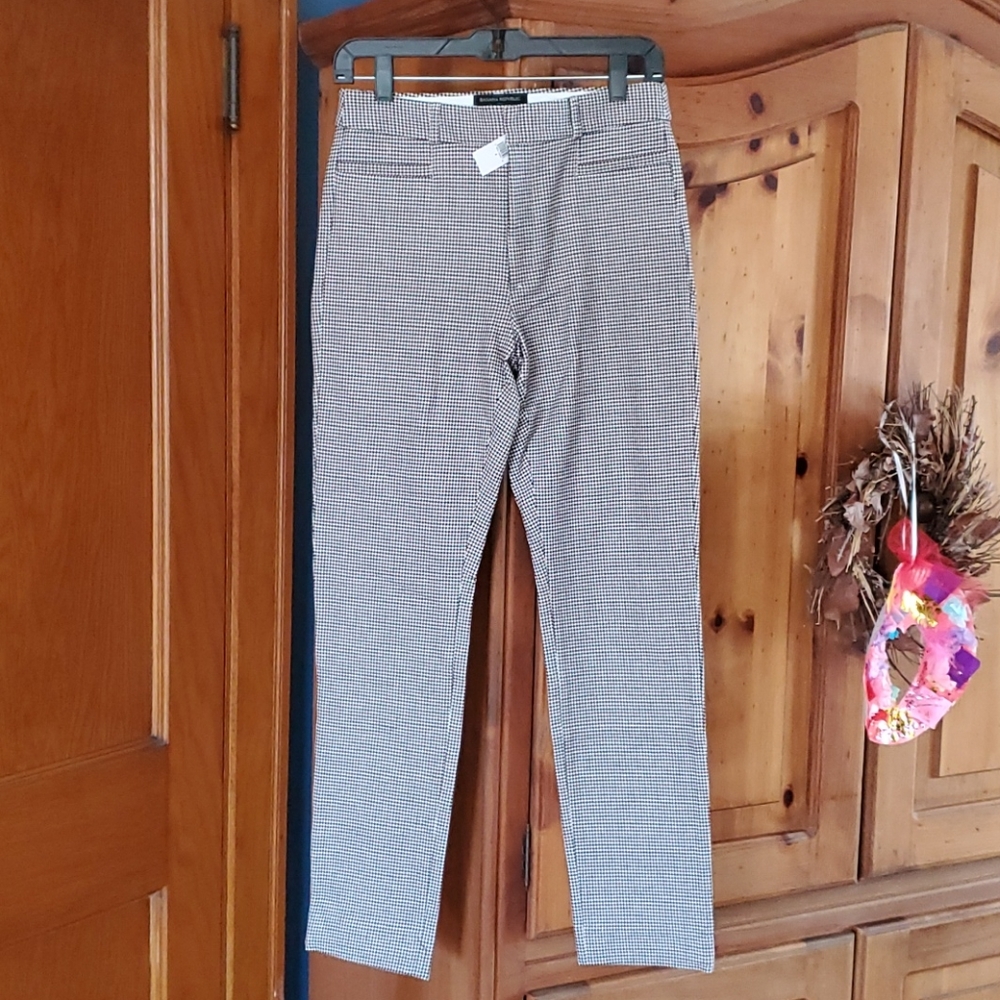 Brand new, never worn Banana Republic Pants.
